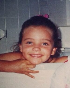Miranda Kerr Instagram - I’ve officially entered my 40th year around the sun and my heart is so full!! ☀️ 

Sending heartfelt gratitude to everyone who has shared this journey with me so far… 🕺 

My wonderful husband and three boys, my family and friends (you all know who you are), thank you for every moment we’ve spent together and for your continuous love and support ✨🌙 ✨

Happiness is in moments shared. Thank you for enjoying the magic of life with me.🔮 

Sending you all the love from my heart to yours 💕Here’s to continuing to embrace each and every day wholeheartedly!

❤️🌻🌈🦄🪩🙌🎂💃🦋🤗🧜‍♀️💋