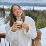 Miranda Kerr Instagram - Staying warm ❤️