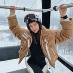 Miranda Kerr Instagram - See you on the slopes ⛷