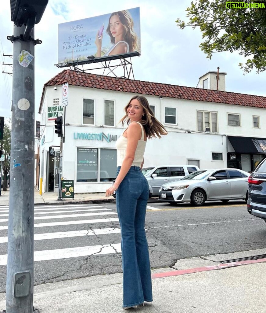 Miranda Kerr Instagram - Our first @koraorganics billboard!! I’ve seen my face on billboards before, but this one has a whole new meaning 🥹 When I first launched the brand in 2009, I never could’ve imagined scaling as a global company. I’m so proud of my incredible team and and this exciting milestone ✨💖🌈
