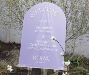 Miranda Kerr Instagram - Such a wonderful evening toasting to our new @koraorganics serum and a very early 40th birthday 🥳 

At the end of the month we are introducing the first-ever certified organic retinol alternative serum and I couldn’t be more excited! Sign up for early access at the link in my bio 💜