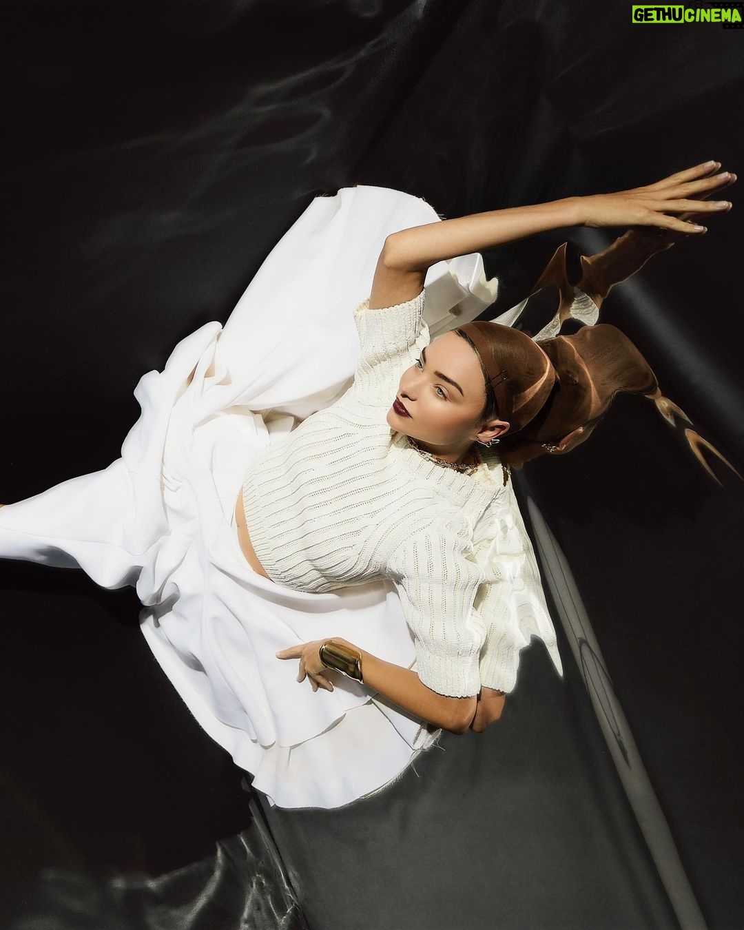 Miranda Kerr Instagram - @numero_netherlands 💕 Photographer: @veronicasams Photo assistants: @alessandraguth @reeceknupp Stylist: @orettac Styling assistants: @jesuisallegra_ @iamsofiapopkova Hair & Make-up: @ericka_verrett @rickyverrett @aframe_agency Skincare: @koraorganics Studio: @fdphotostudio by Sergey Kostikov BTS: @aidandelear Location assistant: @anna_vostrikova1 Editor: @timiletonja Interview: @janaletonja Cover design: @arthurroeloffzen