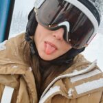 Miranda Kerr Instagram - See you on the slopes ⛷