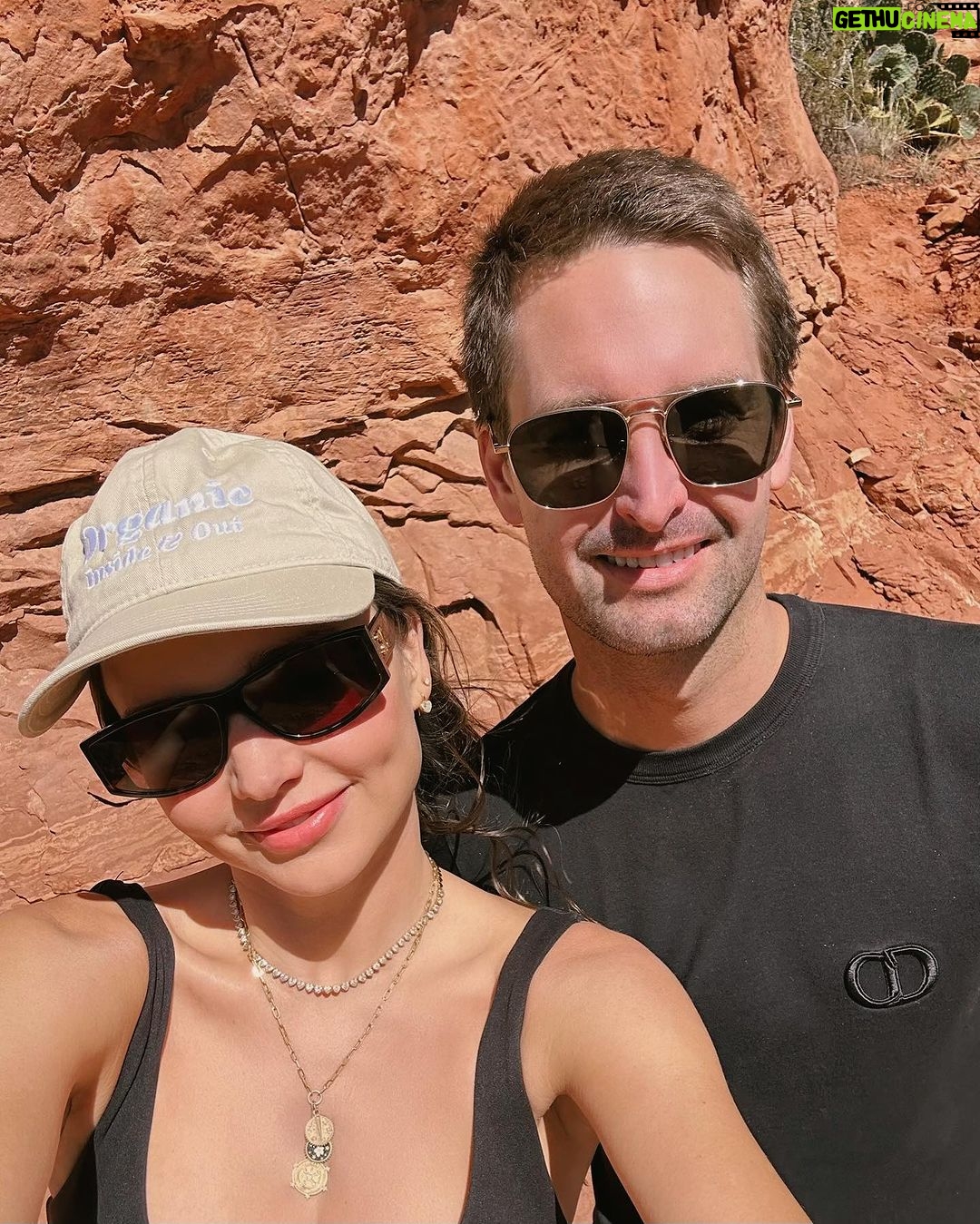 Miranda Kerr Instagram - Weekend adventures with my favourite travel partner ❤️