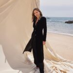 Miranda Kerr Instagram - POV you go to the beach in the fall 💛 @grazia_it Photographer @veronicasams Makeup @hollysilius Hair @ericka_verrett Styling @orettac Props @leannadanielle_ Film @rchann Interview @fedi_volpe