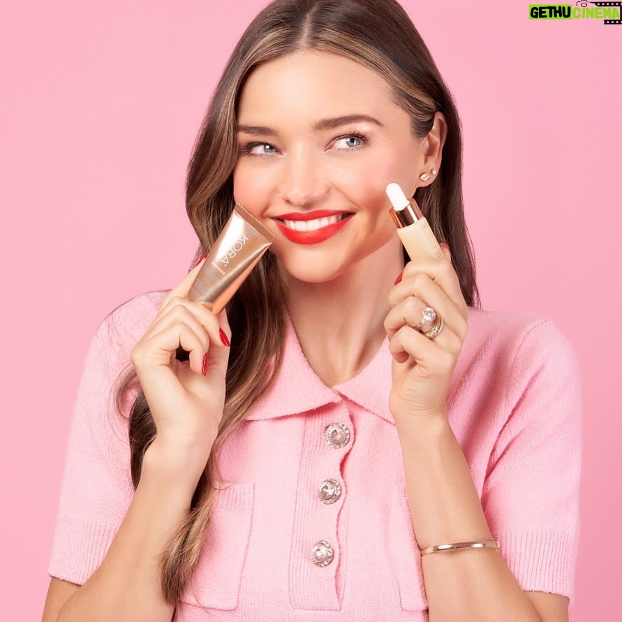 Miranda Kerr Instagram - My mother’s cancer diagnosis when I was 16 years old inspired me to take a closer look at what I was putting in and on my body. In the pursuit of certified organic and effective skincare, I decided to create my own line of products. What started as a passion project in 2009 has evolved into a global business sold in over 30 countries💞 Throughout it all, the goal for @koraorganics has remained the same - providing powerful skincare without compromising your health. Over the coming months, we are sharing new programming to make living organically an uplifting, attainable and joyful experience. Today we launched an upgraded website and brand experience that will help guide you on your journey to finding your best skin, organically 🌈🌱✨