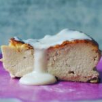 Miri Pérez-Cabrero Instagram - Cheesecake de anacardo riquísimo!!!!!!🤍 queda con un sabor espectacular y lo haces en un plis!!! ✨✨✨ . I N G R E D I E N T E S: ⚡️50gr anacardos en remojo ⚡️50gr avellanas en remojo ⚡️3 cdas leche en polvo ⚡️3 cdas bien llenas de queso crema ⚡️1 cda y media de eritritol ⚡️1 chorrito de nata . I N S T R U C C I O N E S: 1️⃣trituramos los anacardos con la leche en polvo y añadimos el resto de ingredientes. Volvemos a triturar hasta obtener una masa homogénea 2️⃣vertemos la mezcla en un molde apto para horno horneamos a 180º durante 25 mins y listo!!! Espero que os guste!!! 💘💘💘💘 . #mirisrecipes #healthy #saludable #receta #recetasfaciles #recetassaludables #recipes #healthylifestyle #cheesecake #recetas #recetascaseras Madrid, Spain