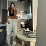 Miri Pérez-Cabrero Instagram - Weekend outfits check 🪷 . ⚡️ @brunchandartclub conjunto gris ⚡️ @egoofficial top negro + @pullandbear pants ⚡️ @pinkoofficial chaquetita blanca + @pullandbear pants Madrid, Spain