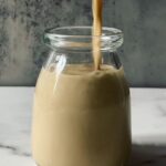 Miri Pérez-Cabrero Instagram - Hoy os enseño a hacer bebida vegetal en casa!!!!!! Hacía tiempo que quería la milker de @jataytuhogar porque las bebidas vegetales del supermercado no me acaban de gustar, son muy caras o llevan muchos azúcares o el sabor no me encanta.. y así me hago mi propia bebida vegetal lista en 2mins!!!!! ✨✨✨✨✨👏👏👏👏👏 . I N G R E D I E N T E S: ⚡️0,75L de agua ⚡️60gr avellanas ⚡️40gr anacardos ⚡️pizca de Canela & aroma vainilla ⚡️1 cdita de eritritol (opcional) . I N S T R U C C I O N E S: 1️⃣ponemos agua en el vaso de la milker y colocamos el filtro blanco 2️⃣añadimos los frutos secos (tostados en el horno), la canela, el aroma de vainilla y el eritritol 3️⃣trituramos bien y con el mortero ayudamos a que caigan todos los restos de bebida. Y listo!!!!!!! . Con la pasta de avellana y anacardo he hecho un cheesecake increíble que tenéis que probar!!!! déjame en comentarios si quieres que suba la receta mañana 💜 feliz noche!!!!!! 💘💘💘💘 @jataytuhogar Madrid, Spain