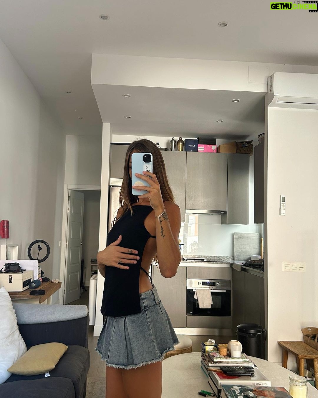 Miri Pérez-Cabrero Instagram - Madrid 3 outfits check ✅ #diary #outfit (tenéis las cositas etiquetadas🌞🌞🌞🌞🌞🌞) Madrid, Spain
