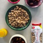 Miri Pérez-Cabrero Instagram - Mi aperitivo @wonderfuliberia saludable en 2 minutos!!!!!! Amo hacer aperitivos pero no siempre tenéis ideas saludables así que aquí os dejo el mío 💜💜💜💜💜✨✨✨✨ . I N G R E D I E N T E S: ⚡️mis Almendras @wonderfuliberia que nunca fallan (son las mejores) ⚡️pepinillos ⚡️tomate cherry ⚡️dátiles con Almendras @wonderfuliberia ⚡️zumo de naranja . Voilàaaaaaa 🫶🫶🫶🫶🫶 #wonderfulalmondspartner #diary #aperitivo #saludable #healthy