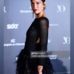 Miri Pérez-Cabrero Instagram - Me pasaron estas fotos del photocall de @yodona y no quería dejar de subirlas.. 💙 os dije que os las colaría en algún momento!!!!! 😂😂🪷🪷🪷🪷 el vestido es de mi querida @victoria_cimadevilla escogido en @valytyplace y los pendientes de mis @mdepaulet como siempre✨✨✨✨✨✨✨ Maqui y pelu… yo misma 😂 lov u!!!! #diary #event Madrid, Spain