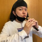 Misoo No Instagram – 篳篥(ひちりき)
.
習いに行ってきた〜す！
.
今回で4回目の講座！
.
っていうか‥
.
篳篥‥
.
めちゃくちゃむずか推古天皇〜！！
.
でも
.
たの新古今和歌集〜！
.
#OL聖徳太子 #脳みそ夫 #篳篥 #雅楽 #飛鳥時代 #越殿楽 #脳みそ夫体操吹きたいっす