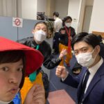Misoo No Instagram – K-PROさんのライブ
『エクストリームス』
.
あ〜ざした〜す（たこ口）
.
満員のお客さんの前でネタできて
.
たの新古今和歌集〜！
.
#kpro #エクストリームス #怪奇yesどんぐりrpg #どんぐりたけし #yesアキト #キュウ #ラバーガール #まんじゅう大帝国 #脳みそ夫 #アラサー武士