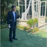 Misoo No Instagram - 村上&いくらちゃん！ . 末永くハピネ〜ス（たこ祝） . とってもステキな結婚式だった〜す！ . そうそう . この式場 . 3年前の『有吉さんの壁』で . すゑひろがりずさんと『蘇』食ったとこ〜す！ . おったま遣隋使っ！ . #マヂラブ #マヂカルラブリー #マヂラブ村上 #いとくとら #qulle #野田クリスタル #有吉の壁 #すゑひろがりず #脳みそ夫 #歴史ーず #4枚目が蘇の場所っす