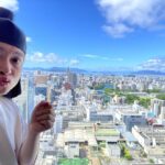 Misoo No Instagram - 広島行った〜す！（たこ口） . 介護芸人の鹿見さん . お笑いライブ『ワンチャン』のみなさま . RCC 天才横山さん . RCC 中根さん . RCC『ごぜん様さま』のみなさま . あ〜ざした〜す！ . 広島 . たのし杉田玄白〜！ . #鹿見勇輔 #ワンチャン #天才横山 #横山雄二 #中根夕希 #rccラジオ #ごぜん様さま #広島 #広島グルメ #広島現代美術館 #たべもの超うまいっす