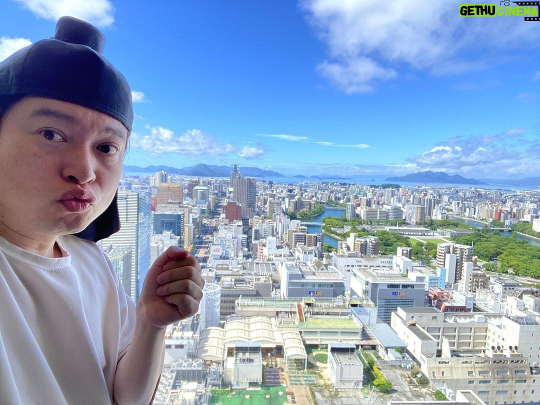 Misoo No Instagram - 広島行った〜す!(たこ口) . 介護芸人の鹿見さん . お笑いライブ『ワンチャン』のみなさま . RCC 天才横山さん . RCC 中根さん . RCC『ごぜん様さま』のみなさま . あ〜ざした〜す! . 広島 . たのし杉田玄白〜! . #鹿見勇輔 #ワンチャン #天才横山 #横山雄二 #中根夕希 #rccラジオ #ごぜん様さま #広島 #広島グルメ #広島現代美術館 #たべもの超うまいっす