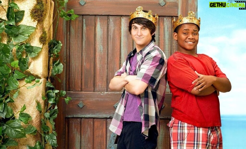 Mitchel Musso Instagram - Thank you 🙏 so much for streaming our show this weekend on Disney + we are all super grateful for your love and support for our show! 👑❤️