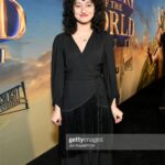 Mitra Jouhari Instagram - I’m in a few episodes of @historyoftheworld part 2! I am so grateful to get to be part of something that includes so many people I love and look up to (both onscreen and off). It’s out on Hulu next Monday March 6 ❤️❤️❤️ also the reason my hands are like that is because I am holding one grain of rice in each hand.