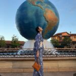 Miyu Hayashida Instagram - 今年、まだ夏らしいことができてないよね〜と東京に遊びに来た妹と🧸浴衣を着て、どこかお祭りに行く気分で夕方からDisney Seaに行きました🏰 船に乗って花火を観たり、ゲームをしたり、のんびり🎐 でも、沢山歩くとやっぱり浴衣が着崩れてしまうので、まだまだ着付けを頑張らないとです。 しっかり夏らしいことをして 久しぶりに耳をつけてはしゃぐことができ 良い休日を過ごせました🐭🌻💗😉 #filterless