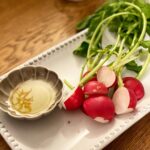Miyu Hayashida Instagram - ． Christmas Eve's all my cooking🍴 so easy and healthy😘 突然、母が日帰りで来てくれたので、 手料理を振る舞いました🧚🏻‍♀️ ◯Cauliflower potage カリフラワーを白出汁と白味噌とミルクで. ◯Oven-baked chicken wings 味付けして時間を置いて焼くだけ✨ ◯Olive oil radish オリーブオイルと粒塩で美味しい! ◯Baby leaf and blueberry salad 撮影が続いているのでカッテージチーズはお預け... ◯Only egg quiche 具材はいろいろ.卵は５個使いました🥚 Merry Christmas🎄💖 #岬優料理 たぶん...#親孝行 できてるかな😂