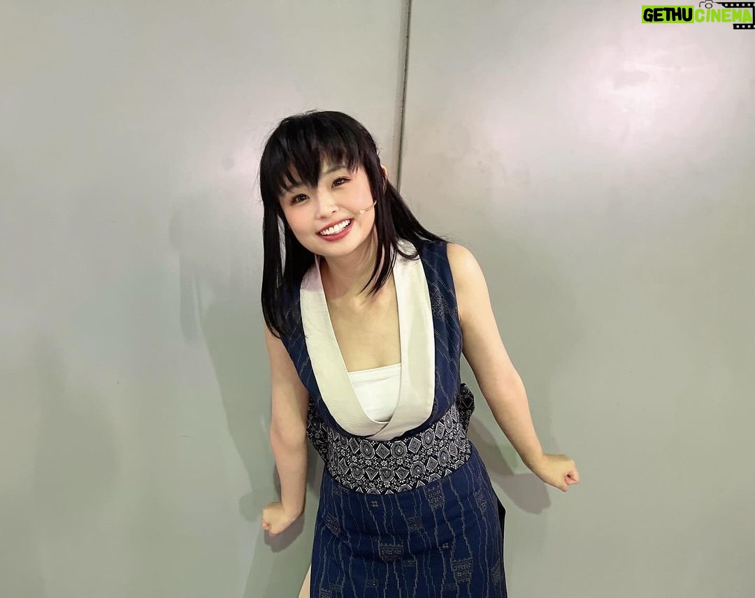 Mizuki Saiba Instagram - #舞台鬼滅の刃 其ノ肆 遊郭潜入 全公演終了しました🏮 ご観劇くださった皆様、応援してくださった皆様本当にありがとうございました。 約2ヶ月間、みんなとずっと一緒にいたのでちょっと、いや結構さみしいです 舞台鬼滅の刃シリーズはずっと客席で観ていた側だったので今回初参加させていただけることになり、うわ!伊之助の猪頭だ!!すげ!とか、伊黒さんの刀やっぱりかっこいいなあ……とか、全てのことに感激しながら稽古したり本番したりの日々でした。 とても素敵なキャストやスタッフの皆様に囲まれて、日々食らいつこうとし続けた2ヶ月でした ド派手な天元様、雛鶴さんまきをさん。 遊郭に潜入していたのがもう夢だったみたいです。笑 須磨ちゃん、ありがとう~ それではまた、どこかで💎