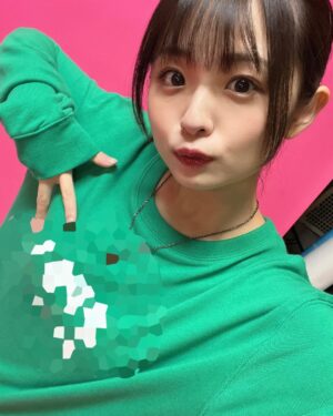 Mizuki Saiba Instagram - 【おしらせ】

アパレルブランド、LIVERTINEAGEさんとのコラボアイテム第4弾！させていただきます︎ ︎☺︎
今回はネックレスとトレーナー🧵

シンプルで来年着るのにぴったりなデザインになっております🐰
完全受注生産、10月受注開始予定です♩
是非ゲットしてください～！