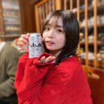 Mizuki Saiba Instagram - あけましておめでとうございます🎍 今年もお仕事頑張ります‪︎‬ ‪︎☺︎ よろしくお願い致します🥒 後ろに写っているのは弟です😂