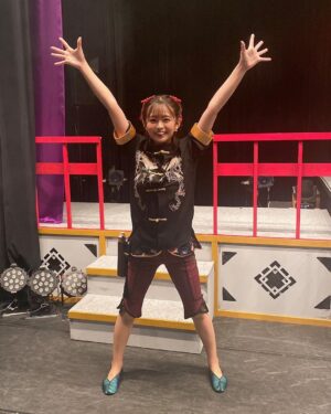 Mizuki Saiba Instagram - ぜんぜーーーんインスタ更新していませんでした、すみませんべい‪🍘‬

最後の投稿から、色々なお仕事しておりました。

舞台｢女王演義｣に、ゲストで出演させていただきました仮面ライダーリバイスのオンエア、

役者100人展の撮影や次の作品｢水月鏡花｣のお稽古がはじまったり…！

船田初になったり……！！！！

写真をぽろぽろっと載せておきます‪︎‬ ‪︎☺︎

#インスタのこと忘れない