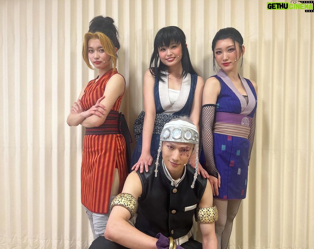Mizuki Saiba Instagram - #舞台鬼滅の刃 其ノ肆 遊郭潜入 全公演終了しました🏮 ご観劇くださった皆様、応援してくださった皆様本当にありがとうございました。 約2ヶ月間、みんなとずっと一緒にいたのでちょっと、いや結構さみしいです 舞台鬼滅の刃シリーズはずっと客席で観ていた側だったので今回初参加させていただけることになり、うわ!伊之助の猪頭だ!!すげ!とか、伊黒さんの刀やっぱりかっこいいなあ……とか、全てのことに感激しながら稽古したり本番したりの日々でした。 とても素敵なキャストやスタッフの皆様に囲まれて、日々食らいつこうとし続けた2ヶ月でした ド派手な天元様、雛鶴さんまきをさん。 遊郭に潜入していたのがもう夢だったみたいです。笑 須磨ちゃん、ありがとう~ それではまた、どこかで💎