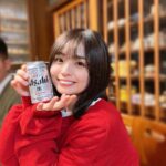 Mizuki Saiba Instagram - あけましておめでとうございます🎍 今年もお仕事頑張ります‪︎‬ ‪︎☺︎ よろしくお願い致します🥒 後ろに写っているのは弟です😂