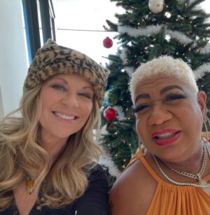 Mo Collins Instagram - This bunch!! Honoring Ms Luenell. Gorgeous. Listen, things were said. What happens at Griffin’s Salon stays at Griffin’s Salon. Thanks for another great ladies lunch, KG. #Luenell #Sia #KristenJohnson #rosieodonnell #womensupportingwomen #womenempoweringwomen #womenstyle #women #womenempowerment #comedywomen