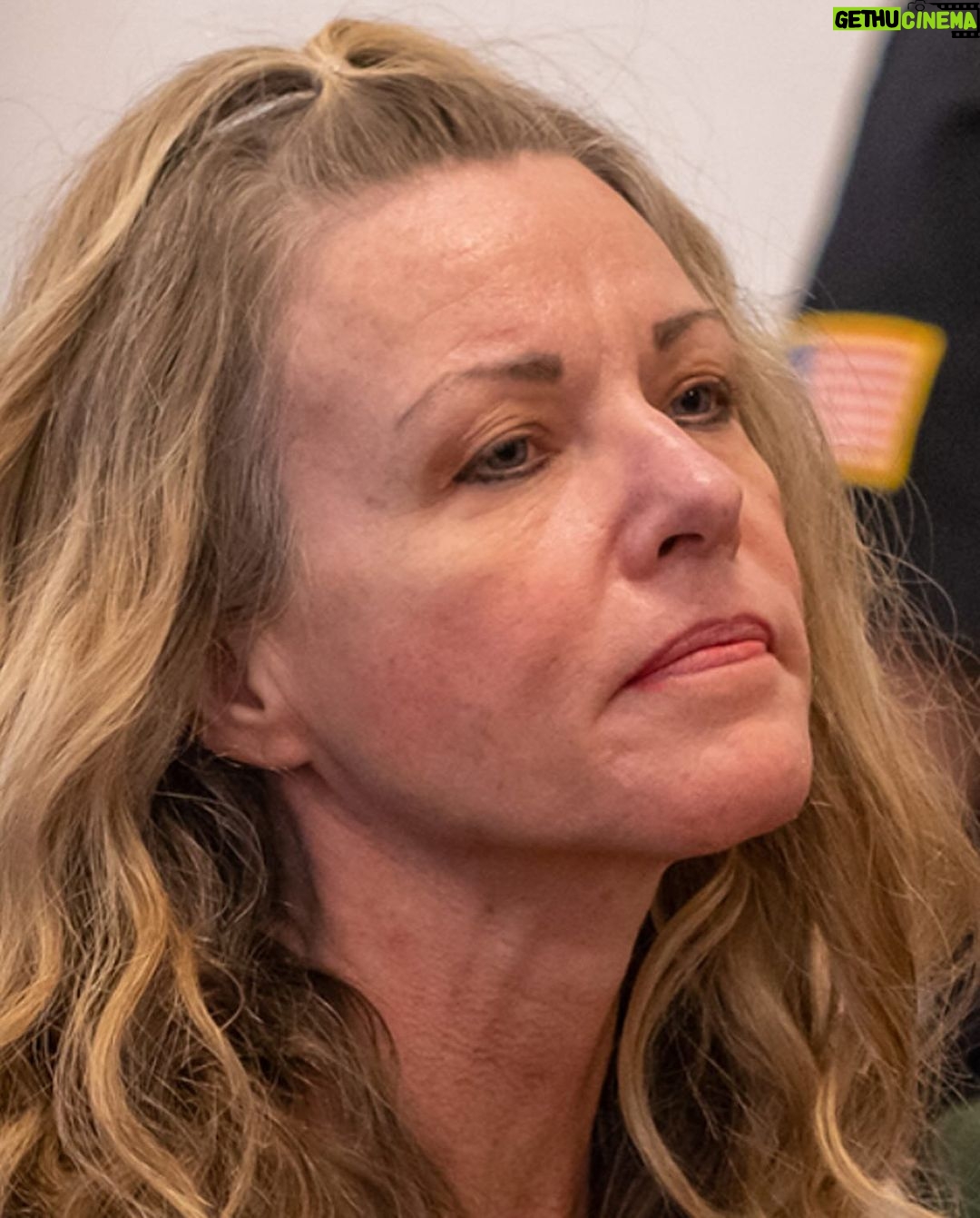 Mo Collins - 3.9K Likes - I swear, if they make a film (or SERIES!! Let’s stretch it out!) of this story, and I’m not called to play this woman?! C’mon!! Who’s got the rights to this story? Who’s casting? I mean…🤯 #doomsdaymom #options #casting #lorivallow #madtv
