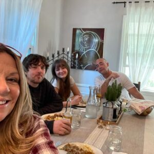 Mo Collins Instagram - Thanksgiving so far?? Lovely. 🥰 #grateful
