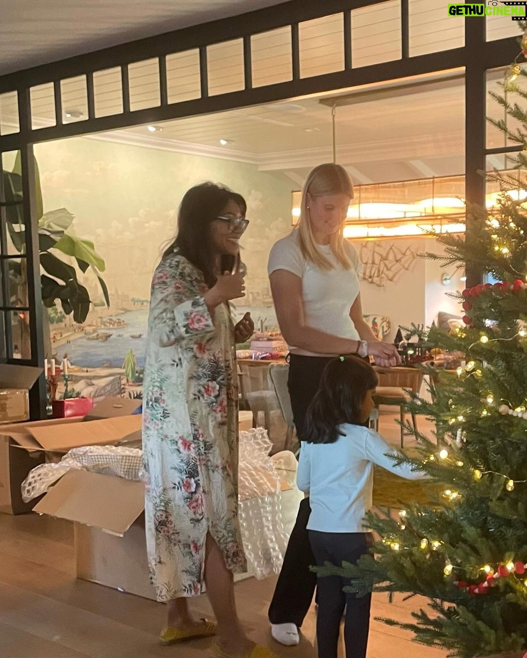 Mo Collins - 710 Likes - Easy to be Merry, and get into the spirit of the Holidays with our beautiful friends at Karen and Carl’s. Tree is DECORATED!!! I hope you find time to soak in some goodness with friends and family over the next couple months. ❤️ #treedecorating #friends #holidayparty