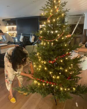 Mo Collins Instagram - Easy to be Merry, and get into the spirit of the Holidays with our beautiful friends at Karen and Carl’s. Tree is DECORATED!!! I hope you find time to soak in some goodness with friends and family over the next couple months. ❤️ #treedecorating #friends #holidayparty