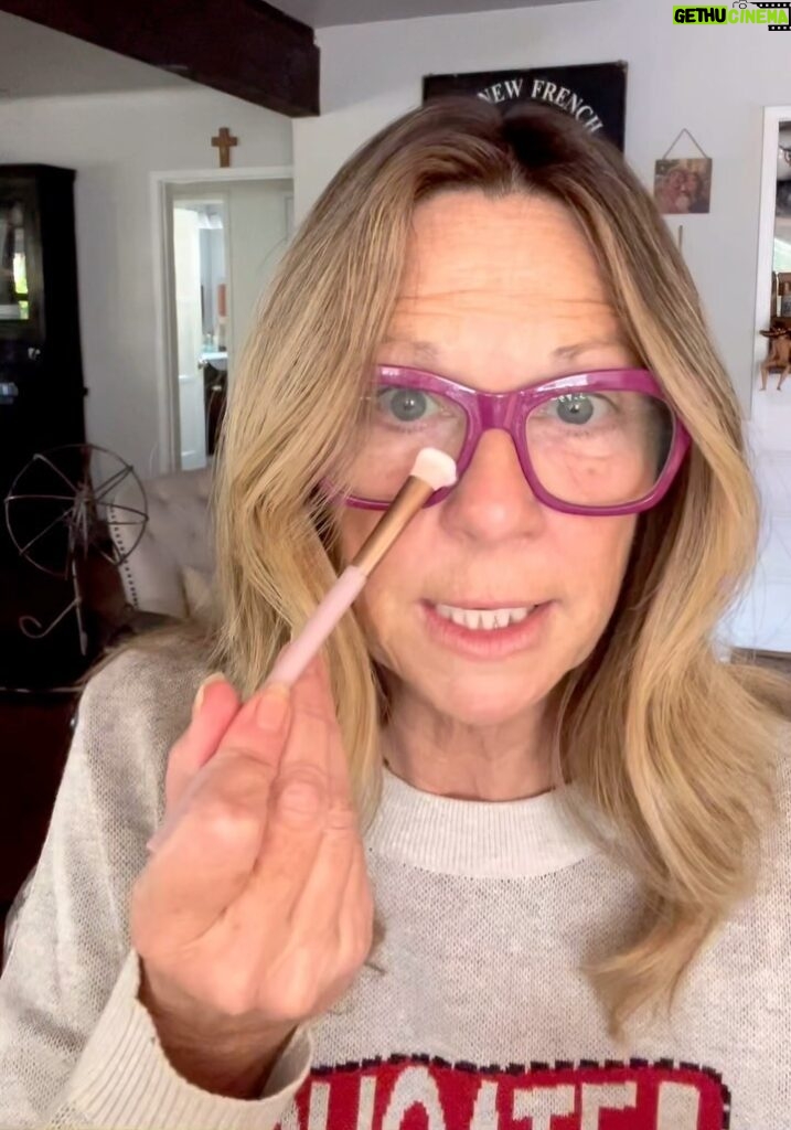 Mo Collins Instagram - Make up tutorial!! Algorithms made me do it. (And ps…it’s comedy). #hauslabs #hauslabsfoundation #over50andfabulous #makeuptutorial #comedy #foundation #peepers #58 #pretty #agespots @standupforpitsfoundation #fml #algorithm #madtv #MosTutorial #funnyvideos #funnylady
