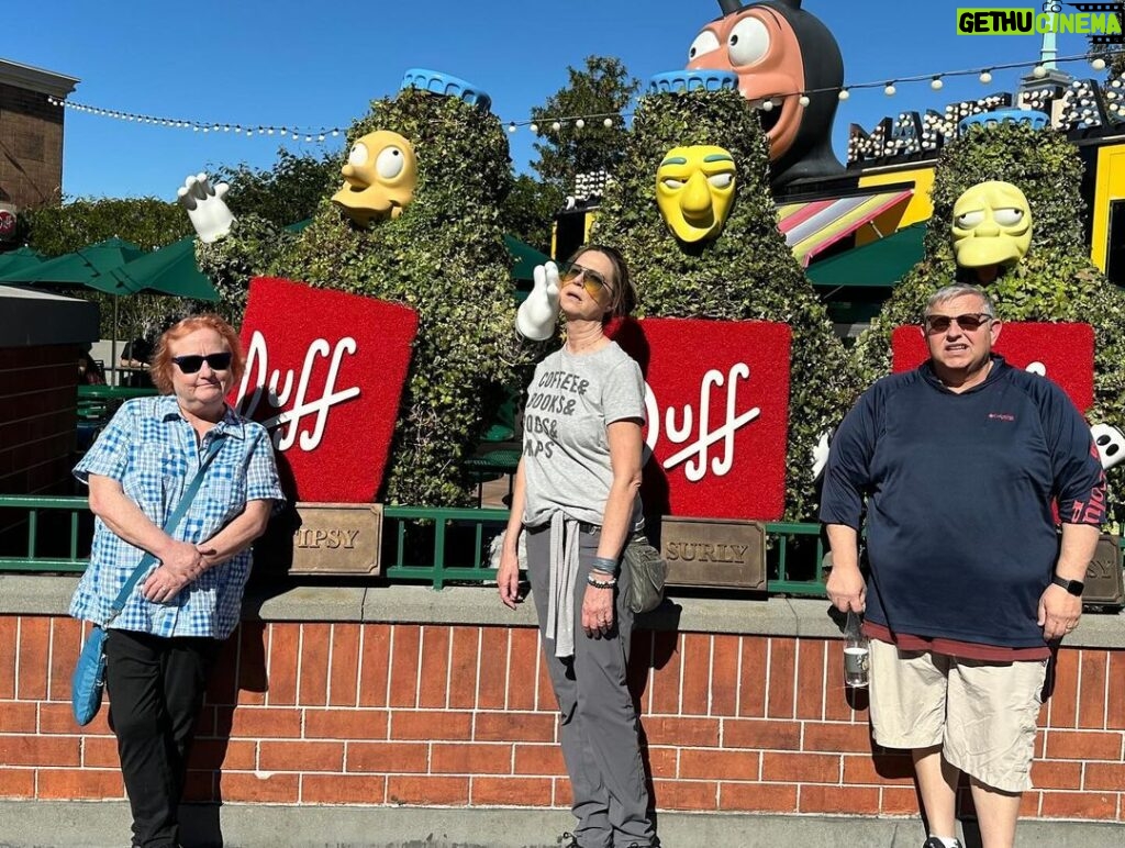 Mo Collins Instagram - Beautiful day with my pals at Universal today! Sunny California! #universalstudios #naruto #celebrityauthentics