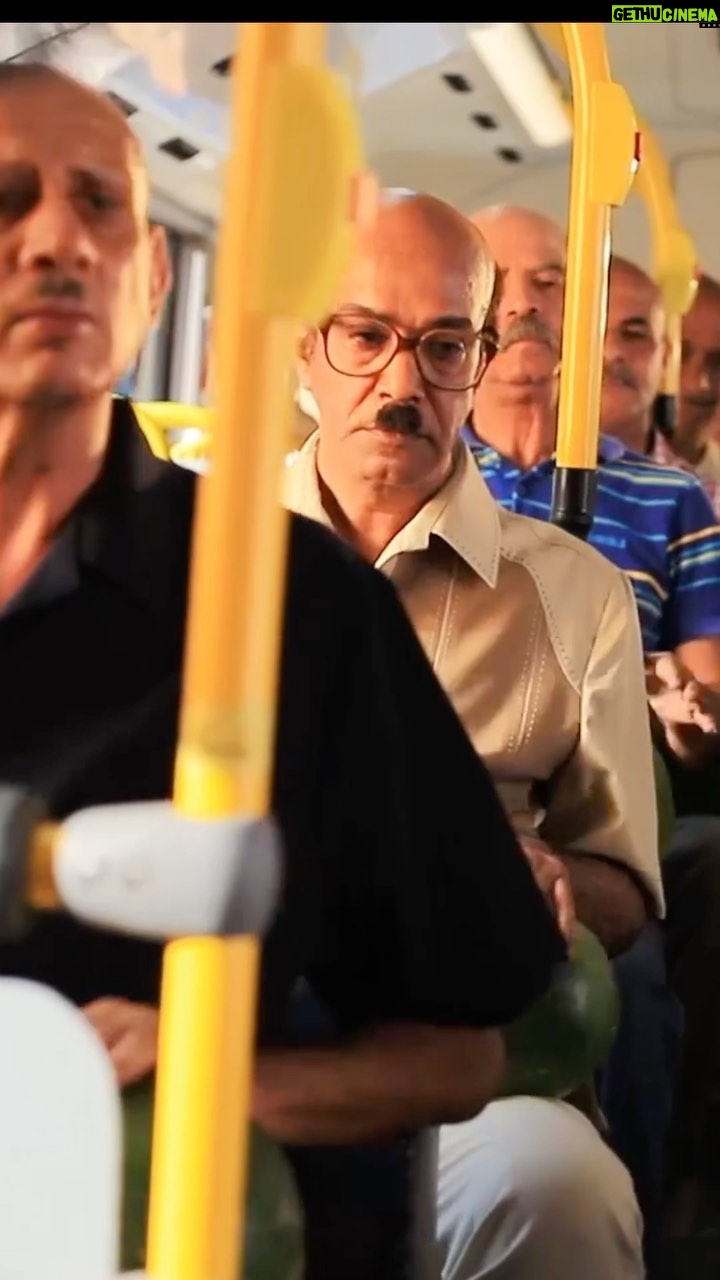 Mohamed Anwar Instagram - من اكتر الحاجات اللي ضحكتني في كواليس تصوير الكليب ❤️😂😂 #انتوا_كده_كلكوا شوفوا الفيديو كليب على يوتيوب واسمعوا الأغنية على كل منصات الديجيتال 🎶🕺🏻💃🏻