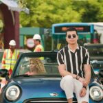 Mohamed Anwar Instagram - الحمد لله ڤيديو كليب أغنية #انتوا_كده_كلكوا وصل لأكتر من ١٧ مليون مشاهدة على السوشيال ميديا 🕺🏻💃🏻🔥🔥 .. مبسوط أوي ان الأغنية عجبتكم وعايز أشكر كل الناس اللي تعبت ف الأغنية عشان نقدر نعمل حاجة تعجبكم 👏🏻
