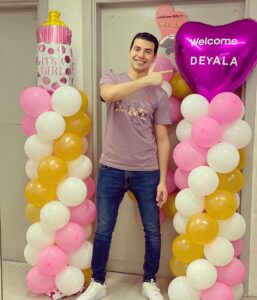 Mohamed Anwar Instagram - الحمد لله الذي بنعمته تتم الصالحات وبقيت ابو البنات 😘😘 ربنا رزقني ب ( ديالا محمد انور ) اللهم أنبتها نباتاً حسناً واجعلها قرة عين لنا واحفظها وبارك لنا فيها يارب العالمين