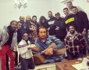 Mohamed Anwar Instagram - اتجمعنا عشان نعمل عيد ميلادك ولما ماجتش اتصرفنا
كل سنه وانت طيب ياصاحبي
@aliirabee1989