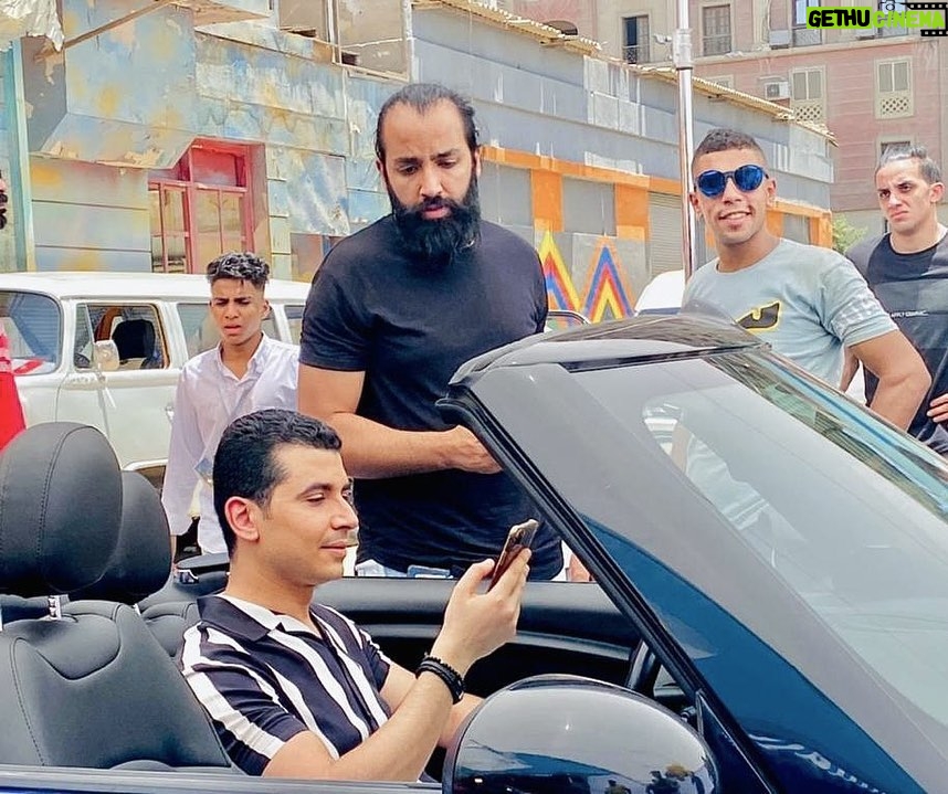 Mohamed Anwar - 41.5K Likes - الحمد لله ڤيديو كليب أغنية #انتوا_كده_كلكوا وصل لأكتر من ١٧ مليون مشاهدة على السوشيال ميديا 🕺🏻💃🏻🔥🔥 .. مبسوط أوي ان الأغنية عجبتكم وعايز أشكر كل الناس اللي تعبت ف الأغنية عشان نقدر نعمل حاجة تعجبكم 👏🏻