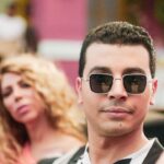 Mohamed Anwar Instagram - الحمد لله ڤيديو كليب أغنية #انتوا_كده_كلكوا وصل لأكتر من ١٧ مليون مشاهدة على السوشيال ميديا 🕺🏻💃🏻🔥🔥 .. مبسوط أوي ان الأغنية عجبتكم وعايز أشكر كل الناس اللي تعبت ف الأغنية عشان نقدر نعمل حاجة تعجبكم 👏🏻