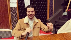 Mohamed Anwar Instagram - احنا اسفين ياعمرو 😂
اخراج المبدع @karimafifi1 
@shimaaseif @amrdiab