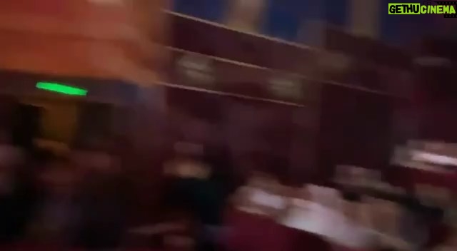 Mohamed Anwar Instagram - امبارح حضرنا مسرحية علاء الدين واتبسطنا جدا وضحكنا جدا جدا شكرا للنجم الكبير احمد عز والمخرج الكبير مجدي الهواري واخواتي النجوم كريم عفيفي ومحمد جمعه ومحمد ثروت وعم سامي مغاوري وتارا عماد وهشام اسماعيل وكل واحد شارك في العرض الممتع ده