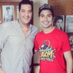 Mohamed Anwar Instagram - امبارح حضرت مسرحية صباحيه مباركه وضحكت لحد مادمعت من الضحك والله مبروووووك لاستاذ اشرف عبد الباقي ومبروووك لكل اخواتي النجوم علي ربيع واوس اوس وعم سليمان عيد وحسام داغر وسلطان وطاهر ابو ليله وكل اللي شارك في العرض الجميل ده ياريت كل الناس تروح تحضر وبجد والله هتضحكوا من قلبكو