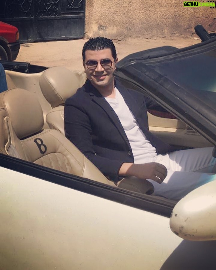 Mohamed Anwar Instagram - ايام ماكان الواحد وشه ممكن يتكشف علي الغريب عادي جمعه مباركه وربنا يرفع عنا البلاء ان شاء الله