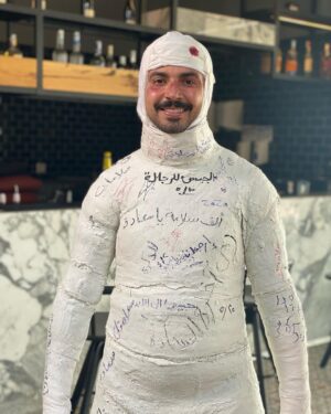 Mohamed Anwar Instagram - مش هسيبك ياسلطان ..وراك والزمن طويل
افك الجبس بس 
#البعبع #سعاده #غدر_الصحاب #الجبس_للرجاله#قهوه_عماد