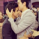 Mohamed Anwar Instagram - ايام ما كان البوس مش بيموت كل سنه وانت طيب ياصاحبي ويارب نرجع نبوس بعض تاني من غير مانخاف مع اني بصراحه كده كده كنت بخاف ابوسك اصلا @hamdymarghany